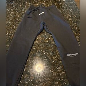 Essentials- Fear of God sweatpants- medium